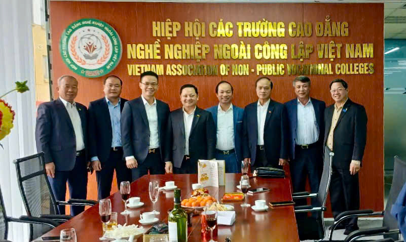 Z6320406740407 8c954246a7f362ea201041404b23c3d6